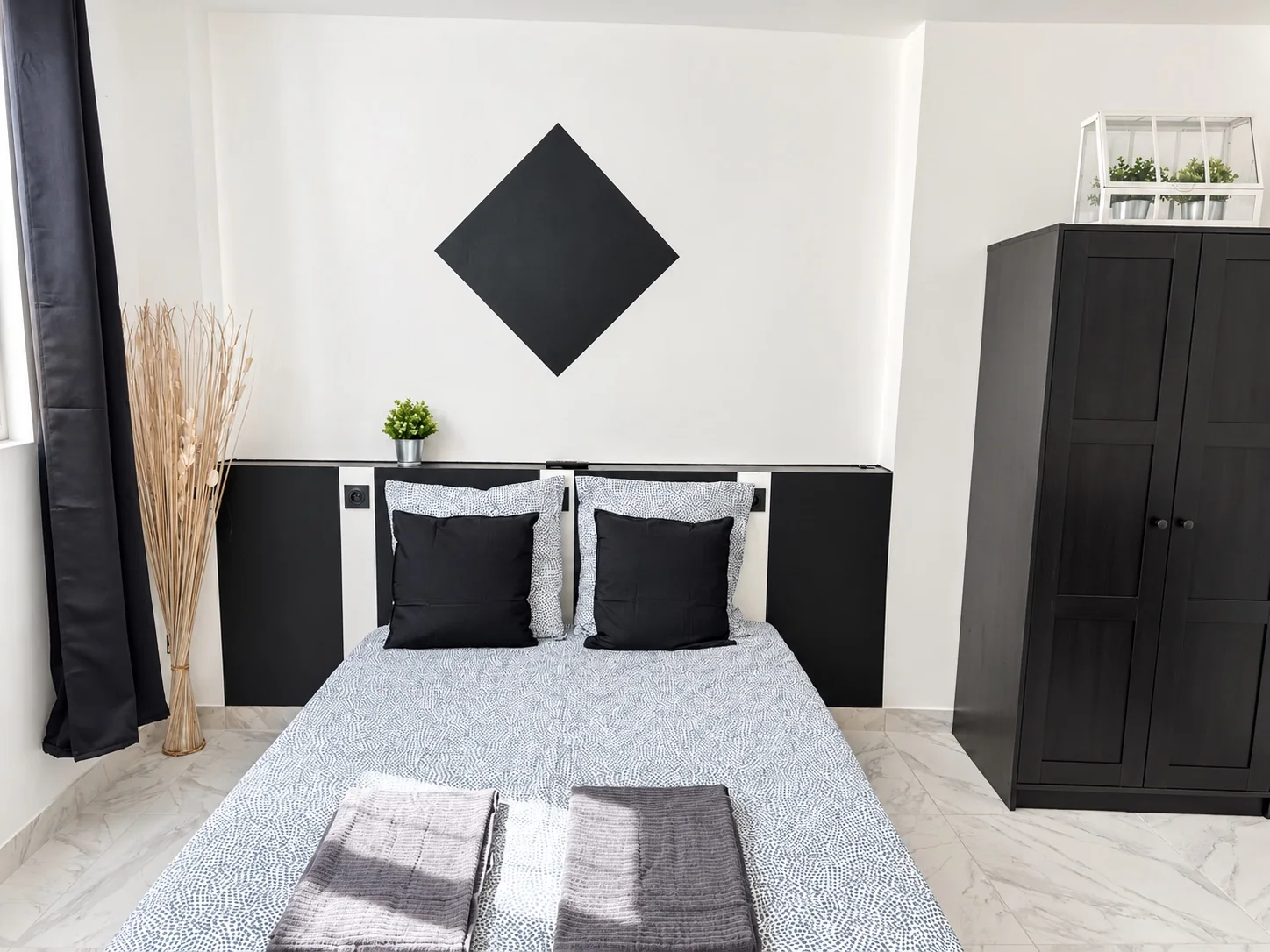Studio Black & White à Menton – vue du logement 5