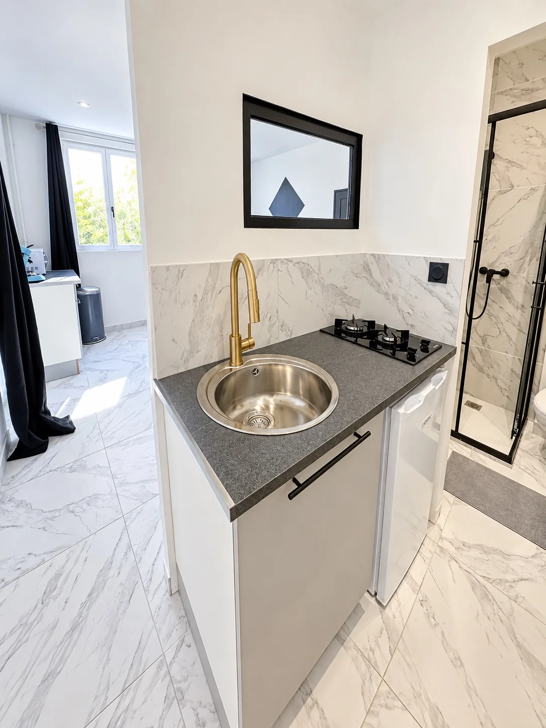 Studio Black & White à Menton – vue du logement 6